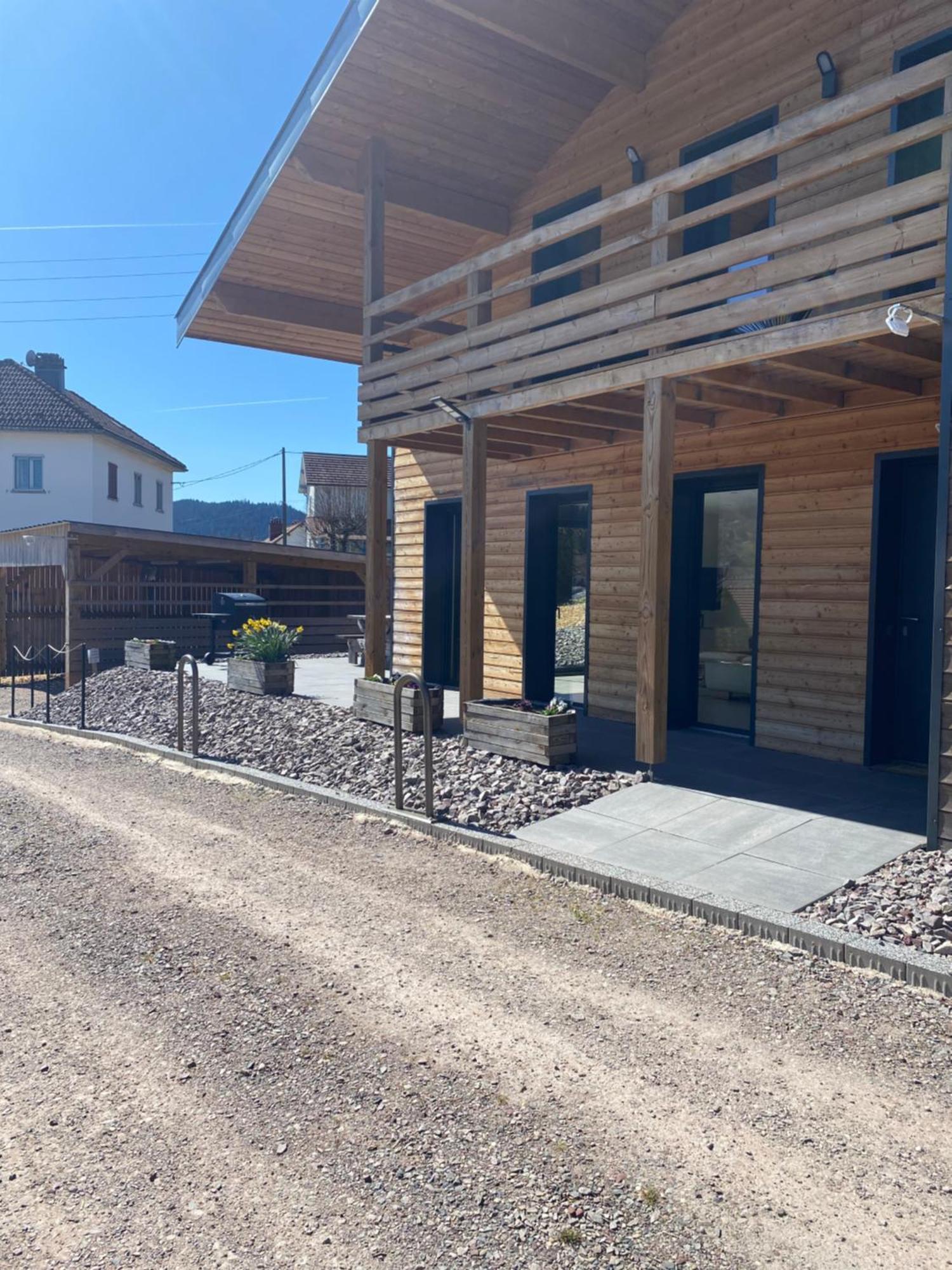 ג'רארדמר Charmant Chalet, Spacieux, Proche Du Lac, Vue Sur La Montagne מראה חיצוני תמונה